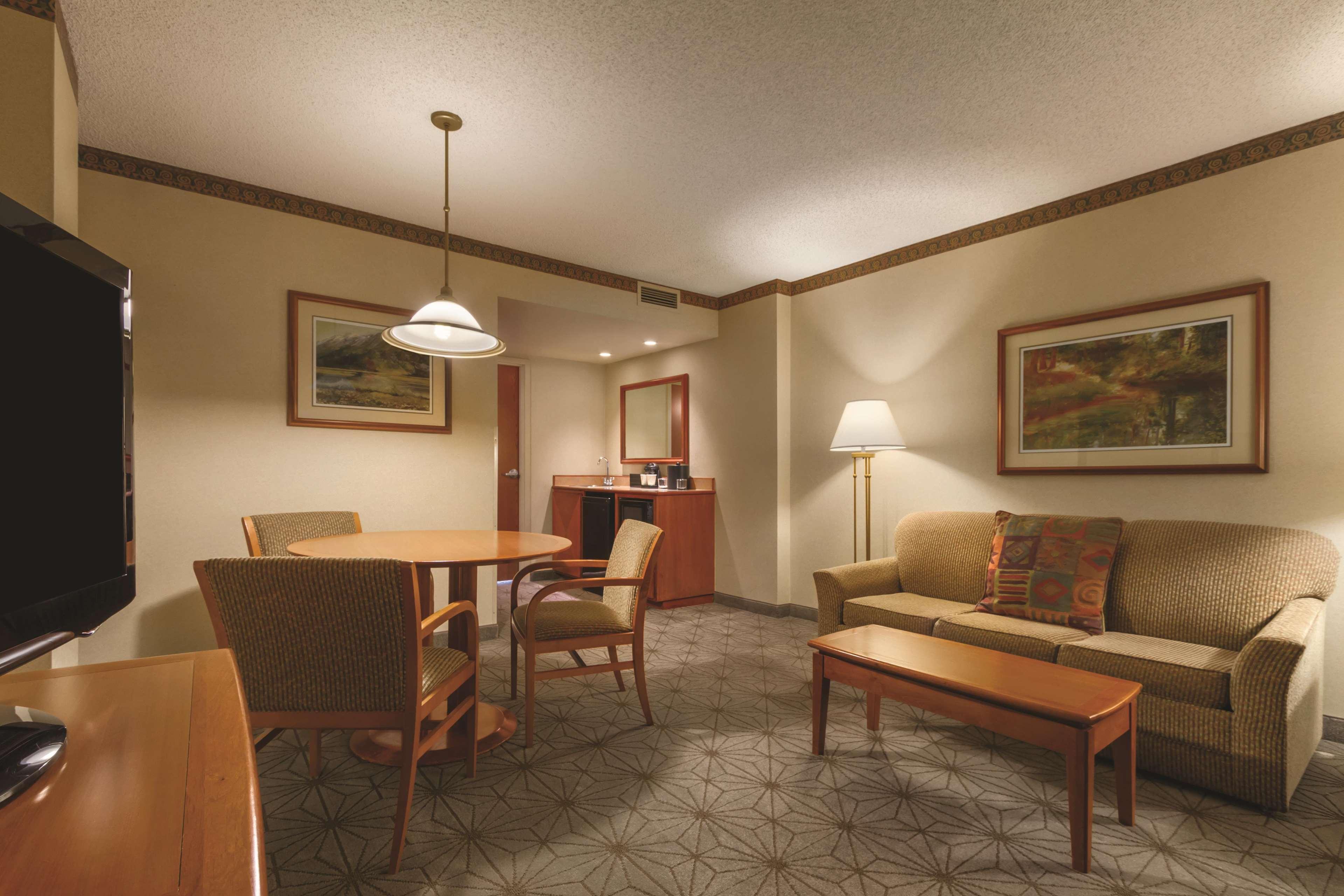 Embassy Suites By Hilton Portland Airport Esterno foto