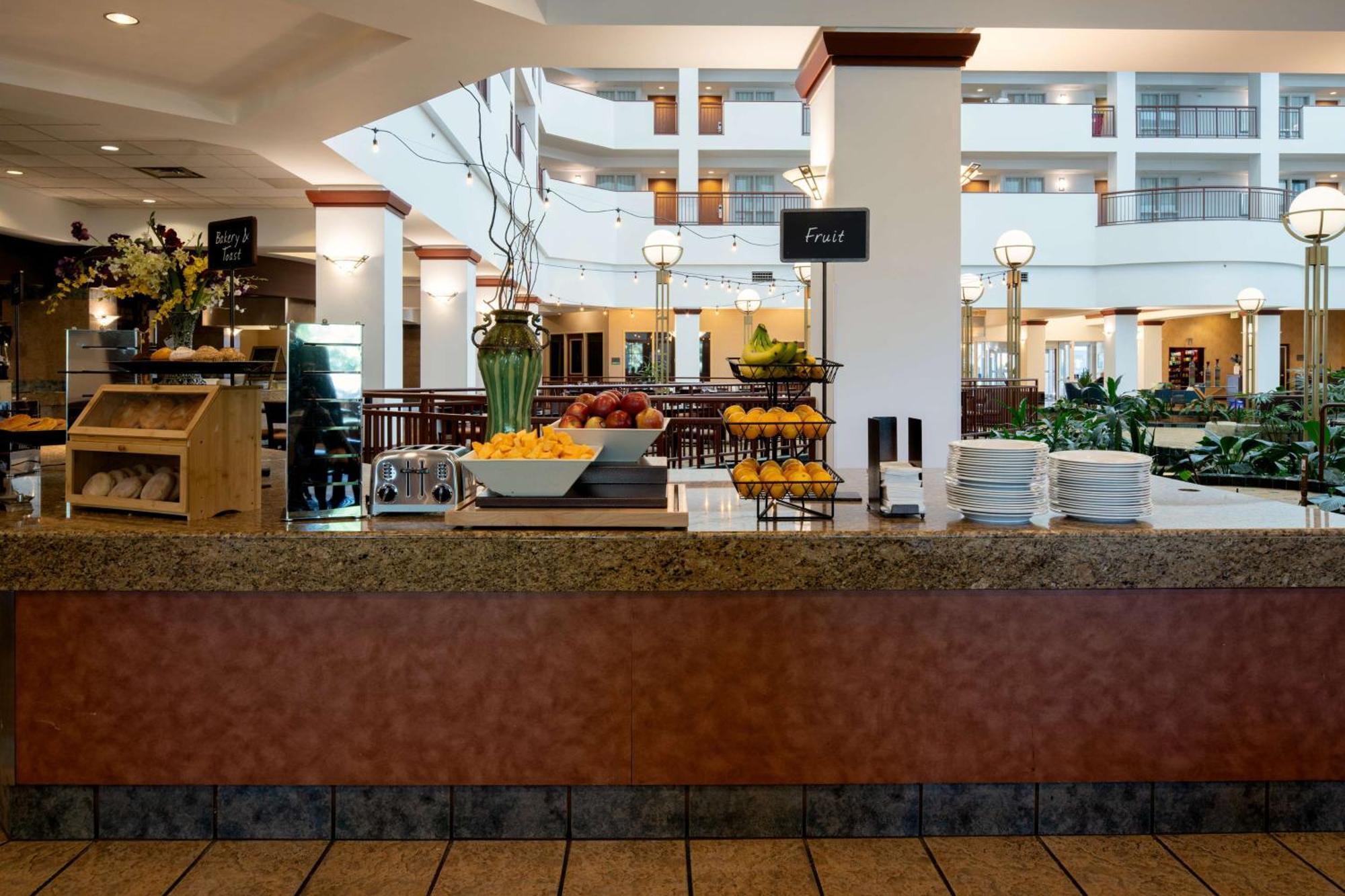 Embassy Suites By Hilton Portland Airport Esterno foto