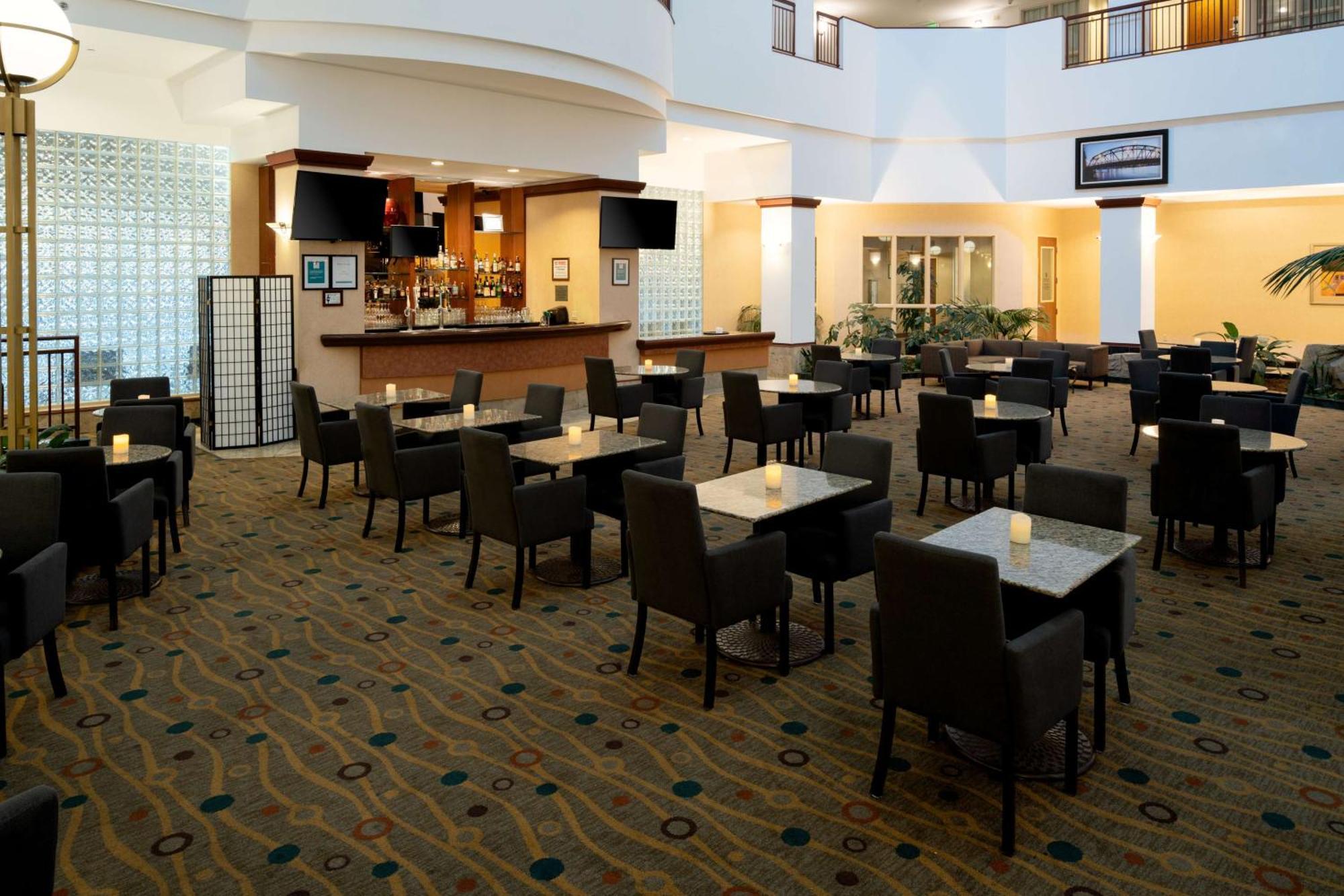 Embassy Suites By Hilton Portland Airport Esterno foto